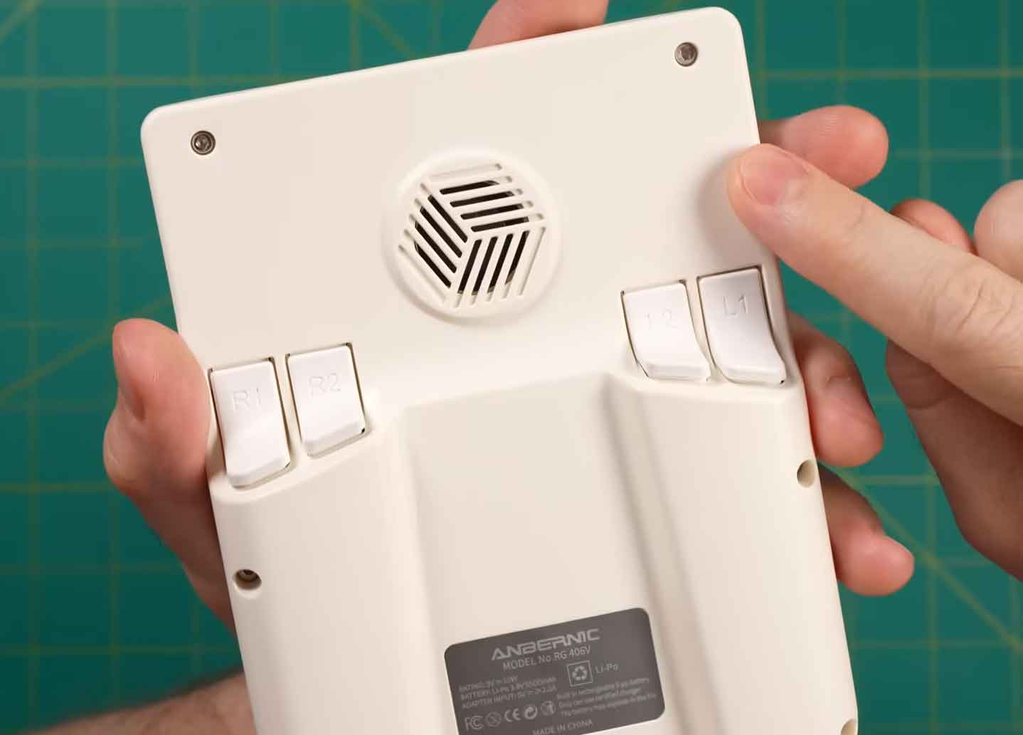Anbernic RG406V design 