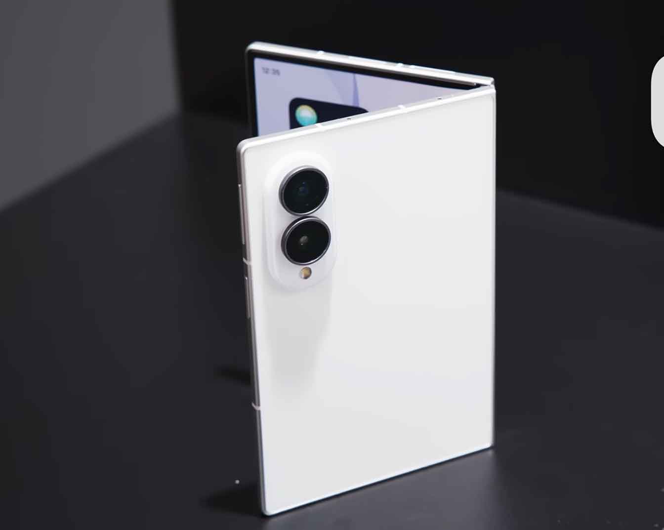 Samsung Galaxy Z Fold 8