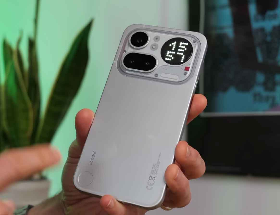 Nothing Phone (4a) Pro back display