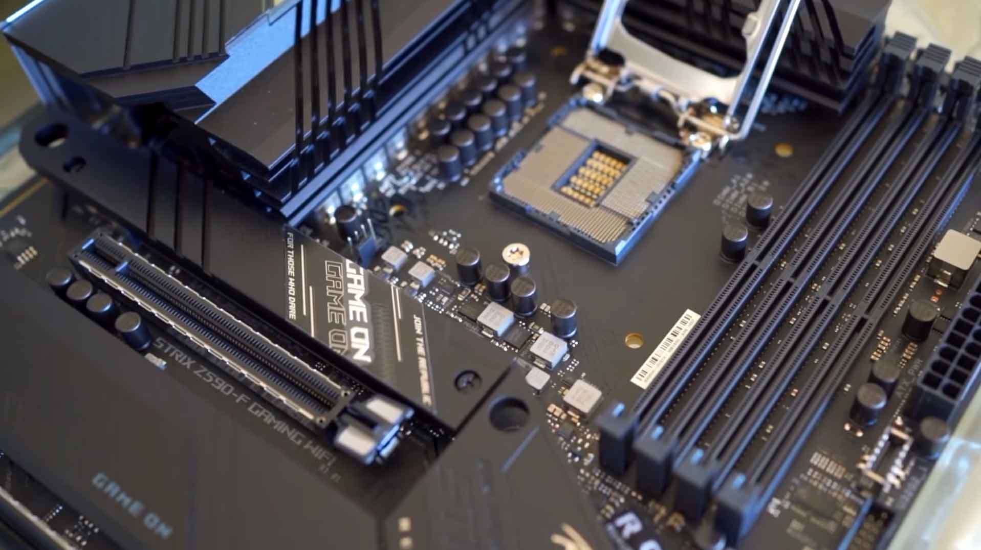 AMD X870E vs B850 Motherboard