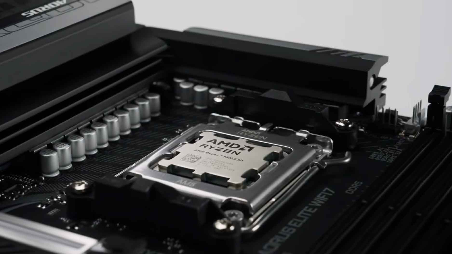 AMD X870E vs B850 Motherboard