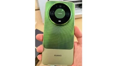 Huawei Mate 90 Pro Max hands-on leak showing green two-tone spliced chassis and circular XMAGE camera