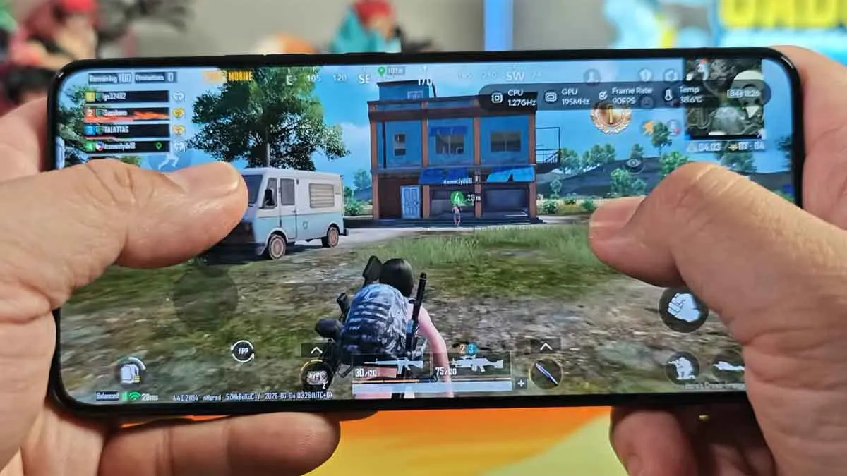 Lenovo Legion Y70 PUBG Mobile gameplay test showing stable 90 FPS frame rate and low 38C temperature overlay