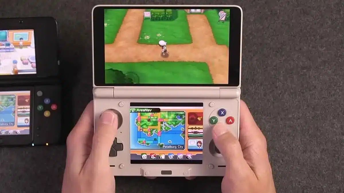 Folding Android gaming console