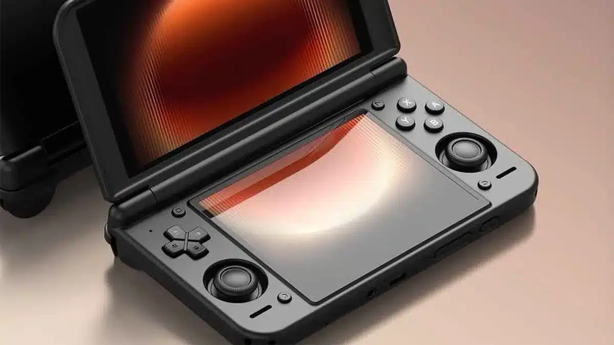 Retroid Pocket Duo vs AYN Thor dual-screen clamshells