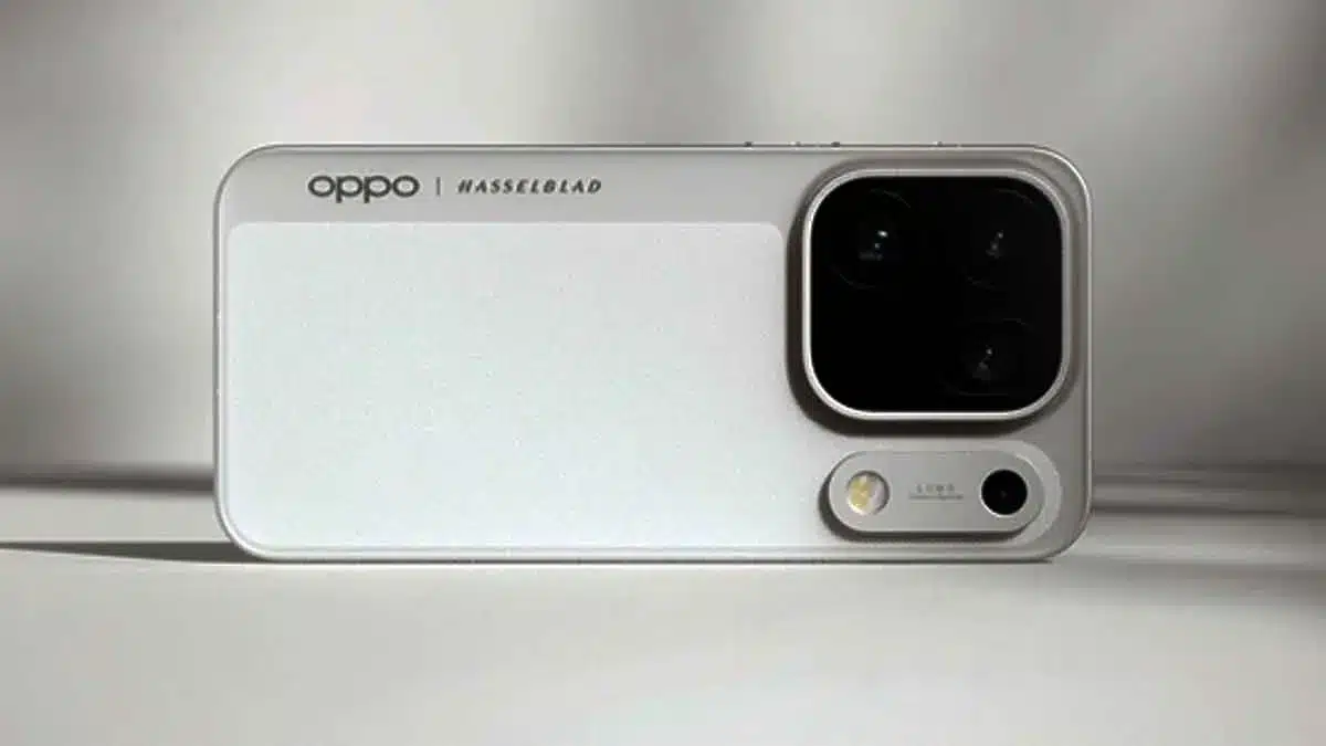 OPPO Find X10 white edition rear design with Hasselblad camera module and isolated flash sensor